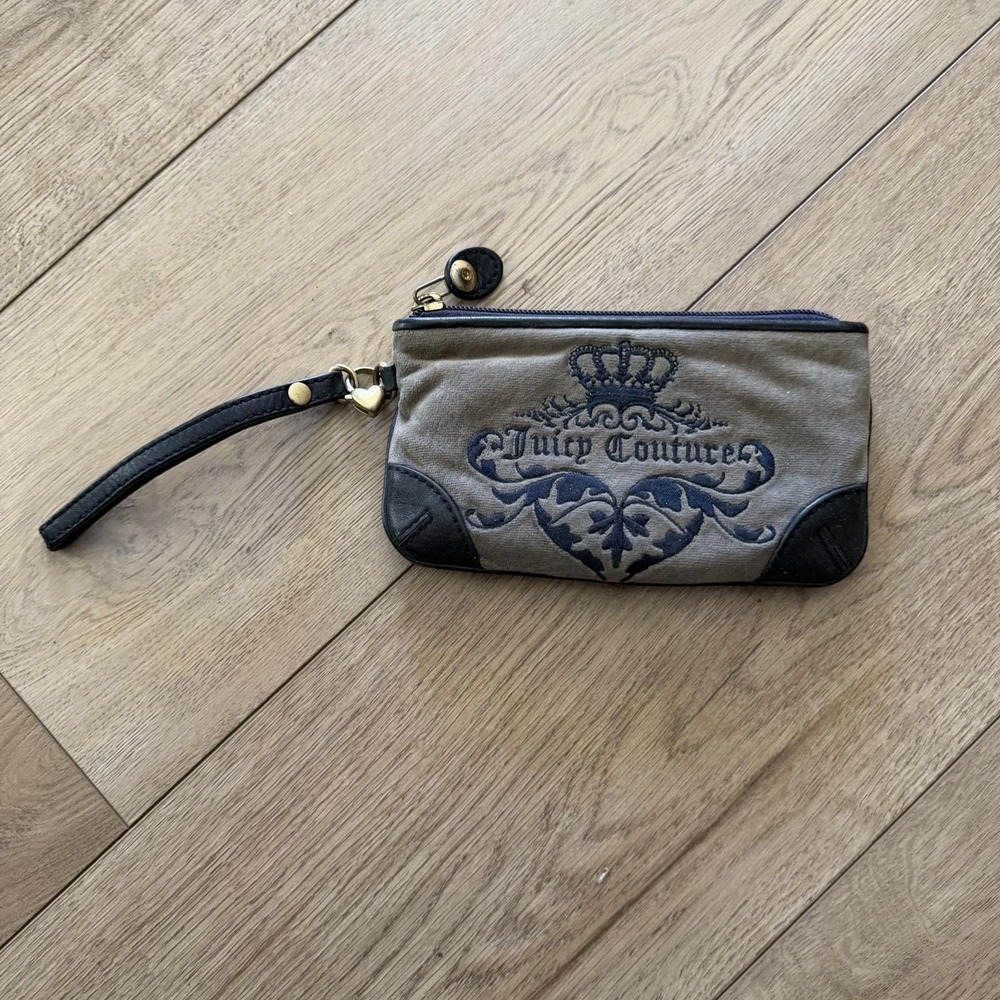 Vtg Juicy Couture Y2K 2000s Embroidered Logo Velour Blue Zipper Wristlet READ